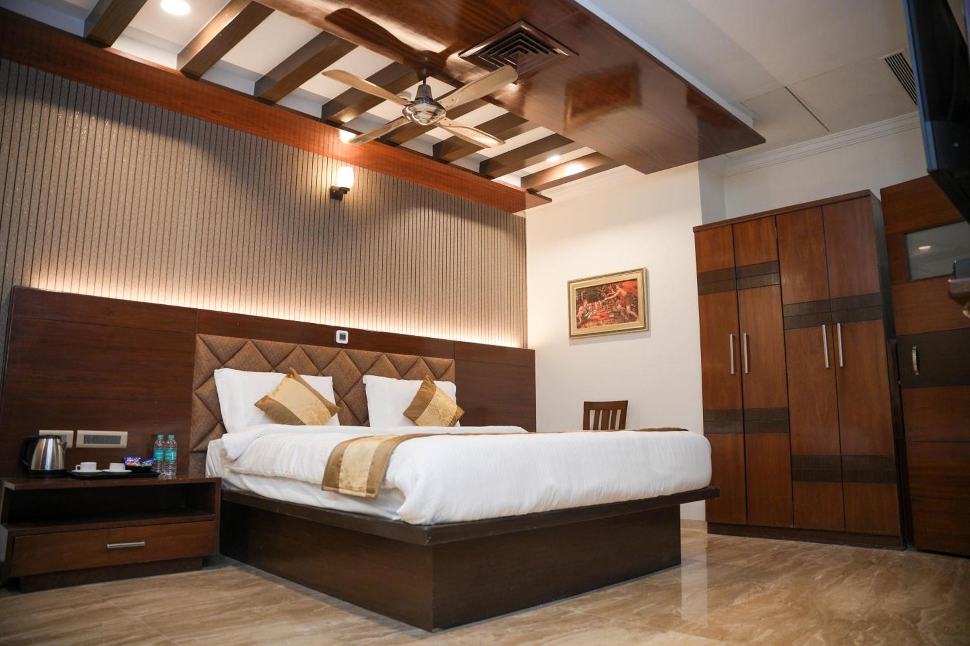 The Ontime Hotel, Bangalore Extérieur photo